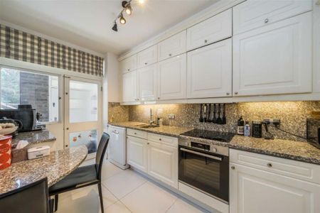 3 bedroom flat to rent - Photo 5