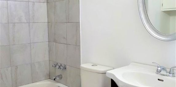 N-Rosemont 4.5 HAUT TRIPLEX près de tout; pas besoin de voiture! - Photo 2