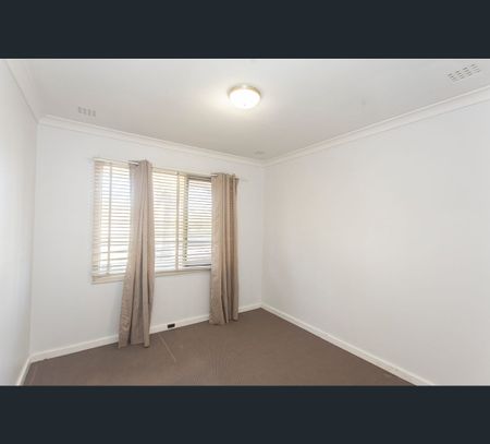 5 Golders Way, Girrawheen, WA 6064 - Photo 5
