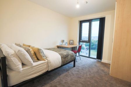 3 bedroom flat to rent - Photo 3