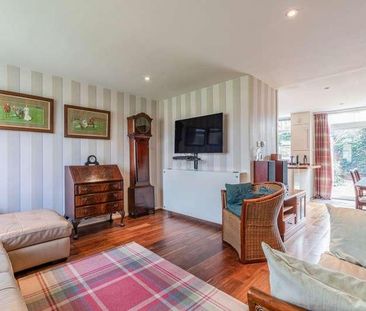 Weymede, Byfleet, West Byfleet, Surrey, KT14 - Photo 3