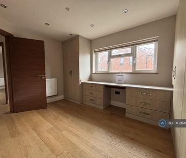 4 bedroom terraced house to rent - Photo 5