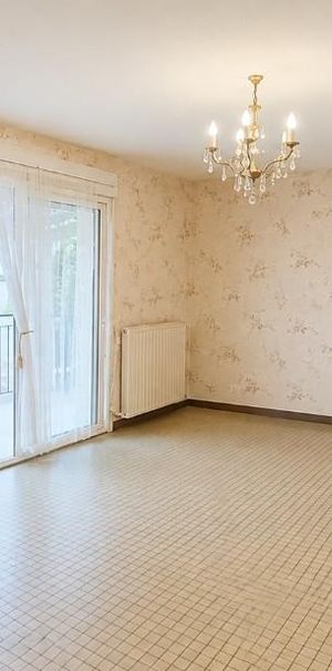Location Maison 4 pièces 80m² CHAMPIGNY SUR VEUDE 37120 - Photo 1