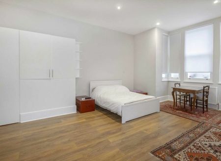Hestercombe Avenue - Photo 3