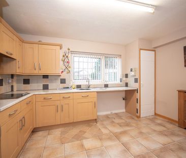 Kelvedon Gardens, Nottingham - Photo 5