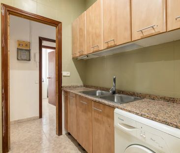 Carrer la Rambla, Barcelona, Catalonia 08002 - Photo 2