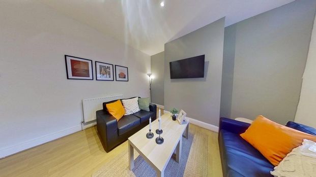 4 bedroom terraced house to rent - Photo 1