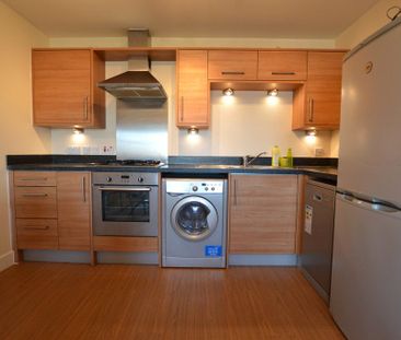 Maybury Road, Woking, Surrey, GU21 5JD - Photo 5