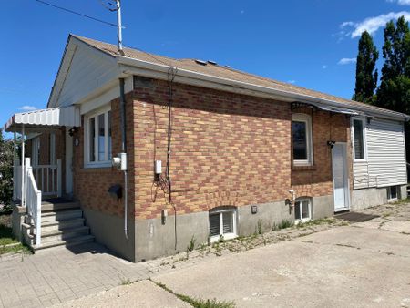 For Lease - 63 Lockerbie Avenue Unit# #D, Toronto, Ontario - Photo 2