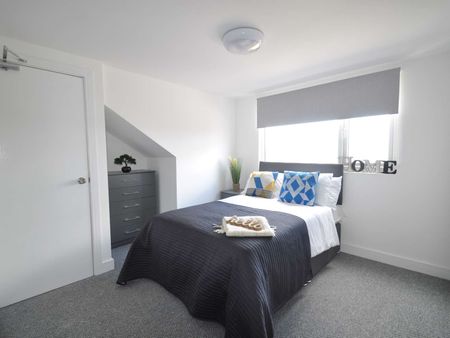 Professional Houseshare GL1 Room 4 - Photo 4