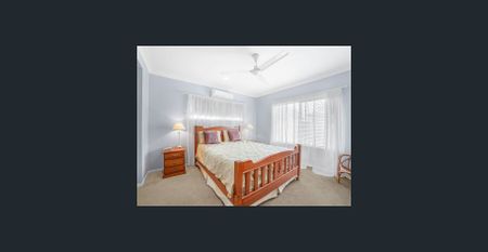 Family Home Perfect for Summer - Photo 4