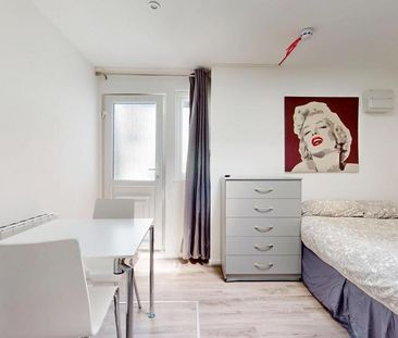 Studio to rent - Photo 3