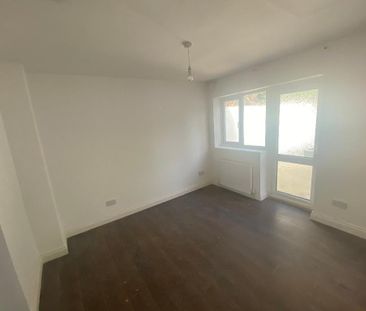 4 bedroom house to rent - Photo 3