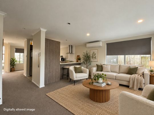 Spacious, Comfortable Family Home in Addison - Photo 1
