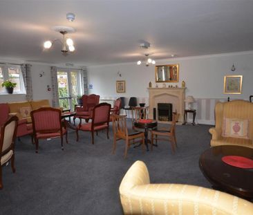 1 bedroom retirement property to rent - Photo 5