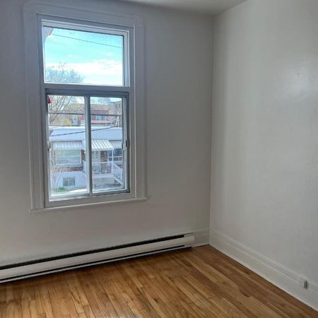 Grand logement Mercier Ouest rue Lacordaire - Photo 3