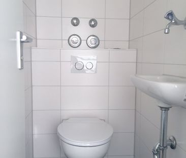 Schöne 2-Zimmer Wohnung mit Balkon in schöner Lage am Zollberg - Photo 2