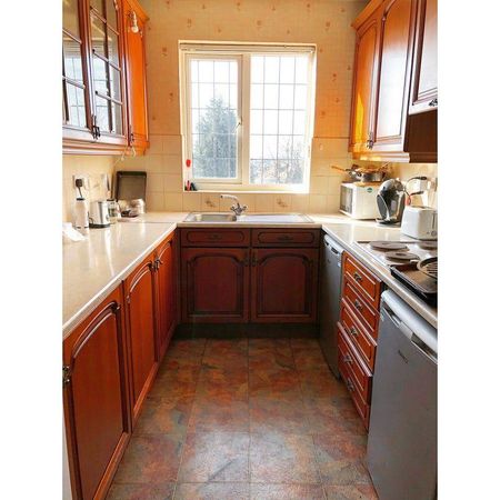 1 bedroom in a house share to rent - Photo 5