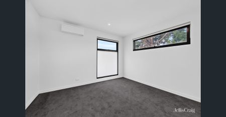 Modern Style and Convenience in Ascot Vale - Photo 2