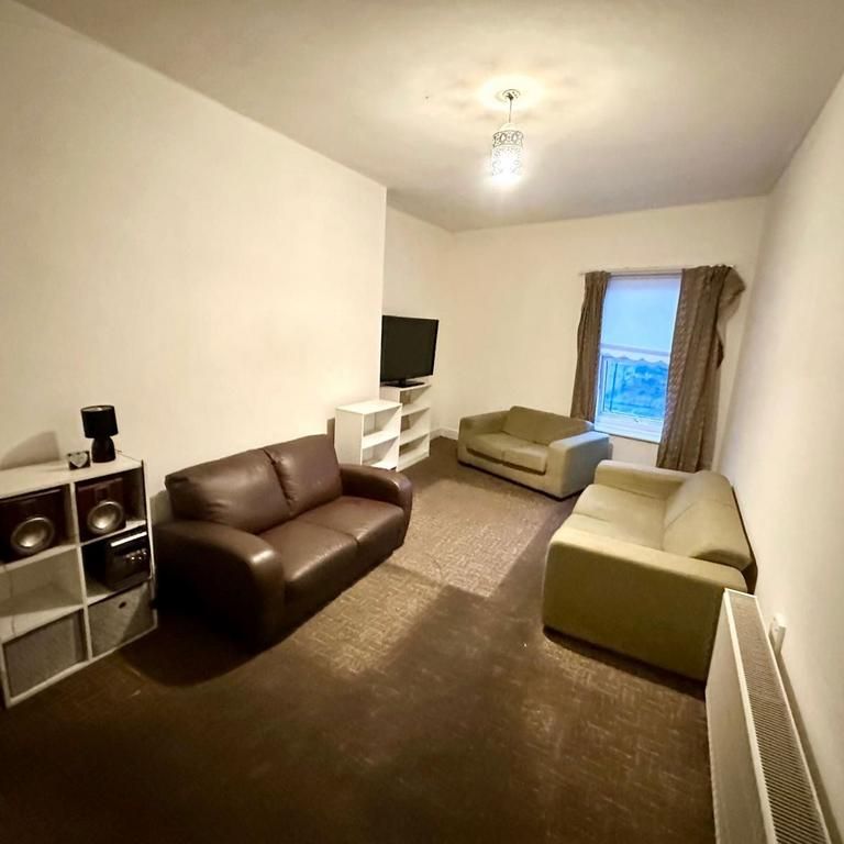 1 bedroom ground floor flat to rent - Photo 1