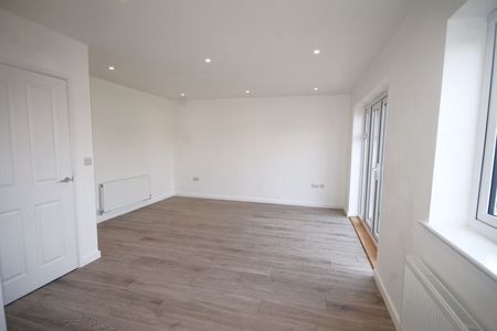 Gatehouse Mews, Woodgate, Chichester - Photo 2