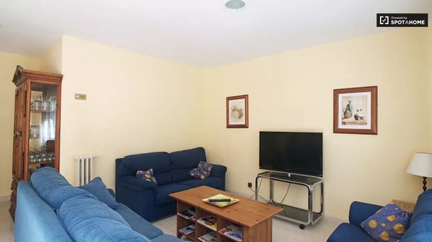 4-bedroom apartment for rent in Delicias, bills included - Foto 1