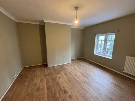 4 bedroom semi-detached house to rent - Photo 4