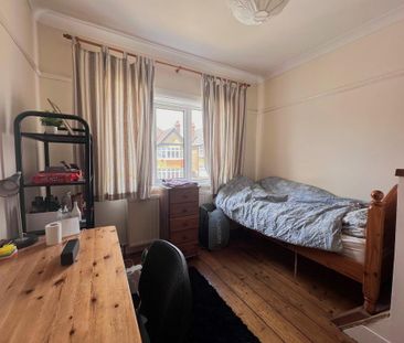 5 bedroom detached house to rent - Photo 3