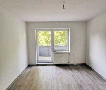 Frisch renovierte 3-Zi.-Whg. mit neuem Tageslichtbad und Balkon - Photo 2