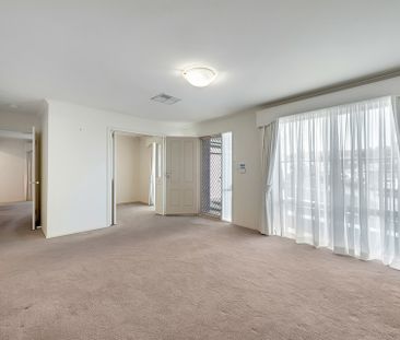 Style, Space & Executive Comfort in a Peaceful Highbury Setting - Photo 4