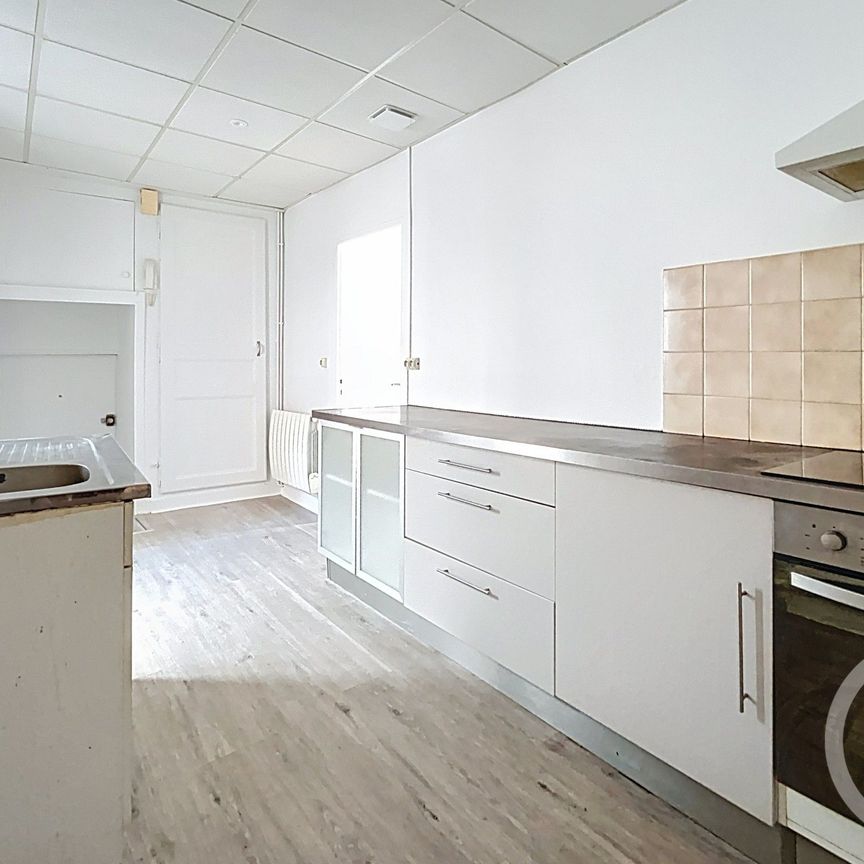 Location Appartement 3 pièces 62m² LA ROCHE BLANCHE 63670 - Photo 1