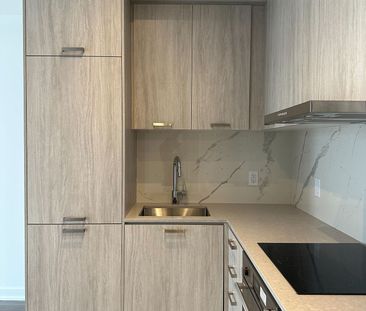 For Lease - 38 Honeycrisp Crescent Unit# 1105, Vaughan, Ontario - Photo 6