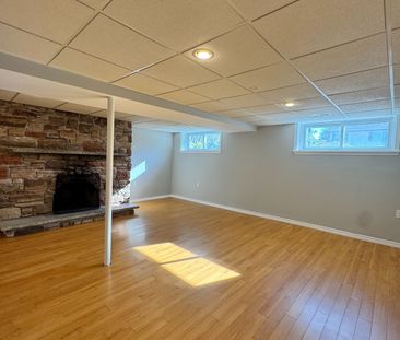 For Lease - 205 Talbot Crescent, Newmarket, Ontario - Photo 3