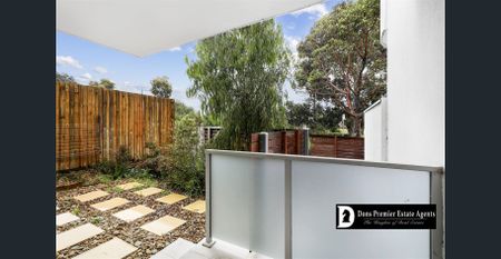 Stylish, Low-Maintenance Living in Prime Oakleigh Location - Photo 2