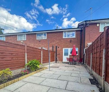 Bradwell Walk, Flixton, Manchester, M41 - Photo 3