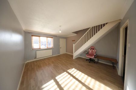 2 bedroom terraced house to rent - Photo 2