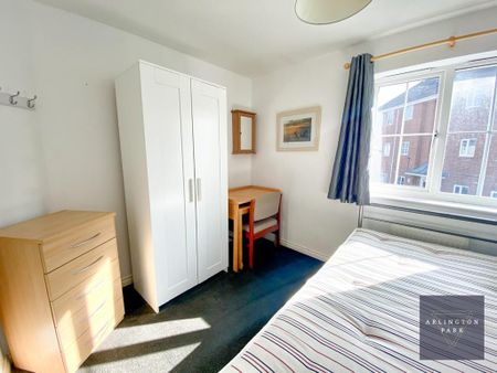 1 bedroom in a house share to rent - Photo 2