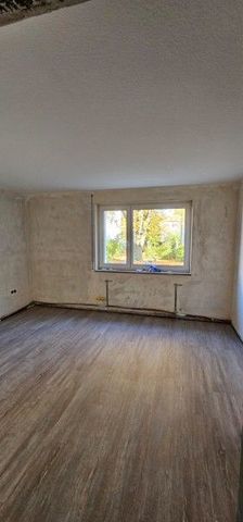 Familienwohnung: weitläufige und renovierte 3-Zimmer-Wohnung - Photo 2