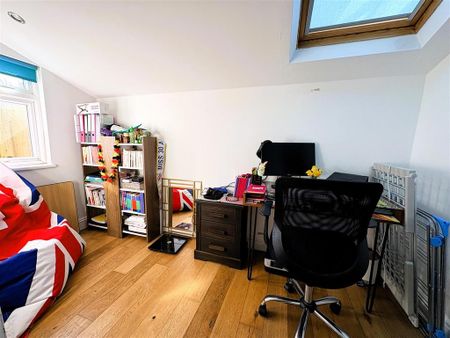 2 bedroom ground floor flat to rent - Photo 2