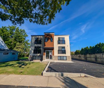 3865 Front St, Niagara Falls - Newley Renovated 2 Bedroom Apartment - Photo 6