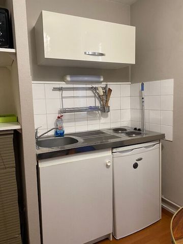 Location Appartement 1 pièce 19m² - Photo 2