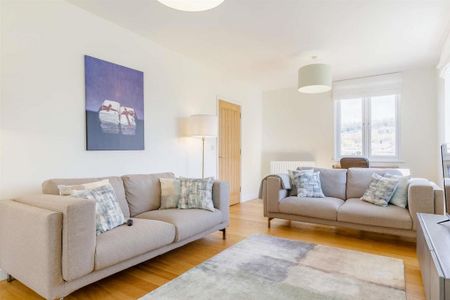3 bedroom end of terrace house to rent - Photo 2