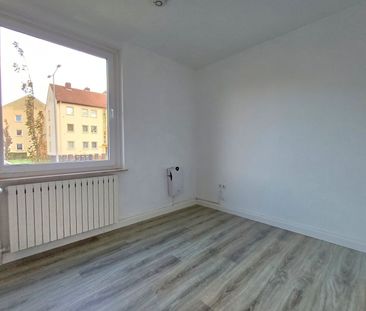 4-Zimmer-Whg. mit Laminat, zentral gelegen - Photo 4