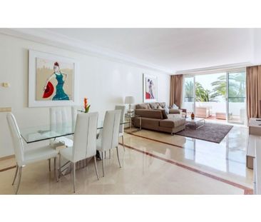 3 room luxury penthouse for rent in Marbella, Spain - Photo 2