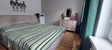 Helle, gepflegte 4-Zimmer Wohnung mit möblierter Küche im Zentrum von Haag am Hausruck - Photo 2