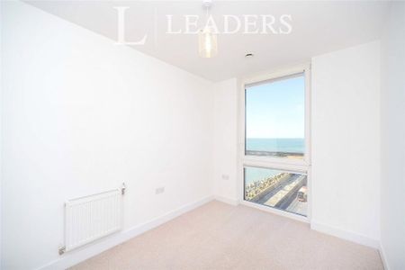 3 bedroom flat to rent - Photo 3