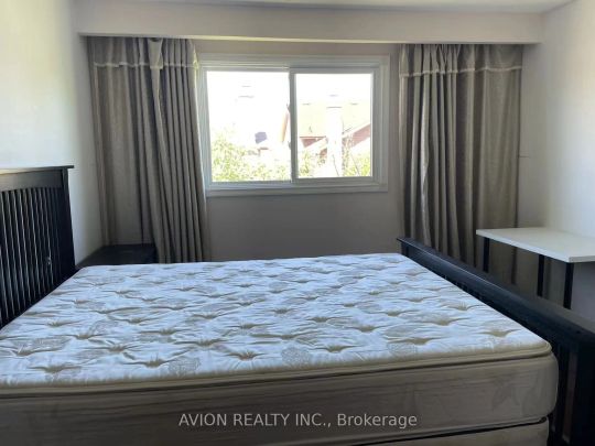 Detached Home For Lease | W9255030 - Photo 1