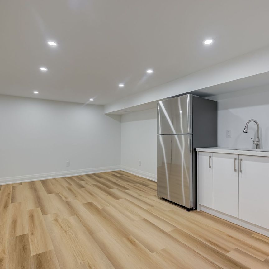 For Lease - 8 First Avenue Unit# Lower, Toronto, Ontario - Photo 1