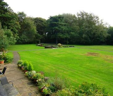 1 bedroom retirement property to rent - Photo 3