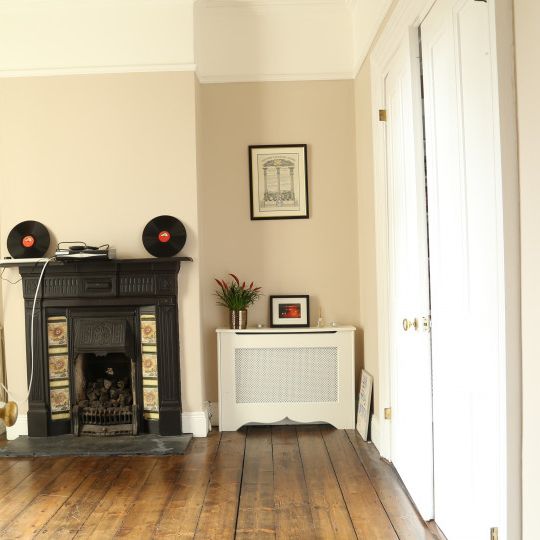 Light room in 4-bedroom apartment in Terenure, Dublin - Photo 1